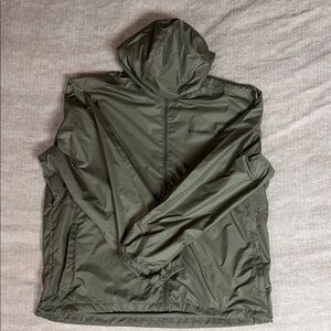 Columbia Men's Hooded Packable Windbreaker in Olive